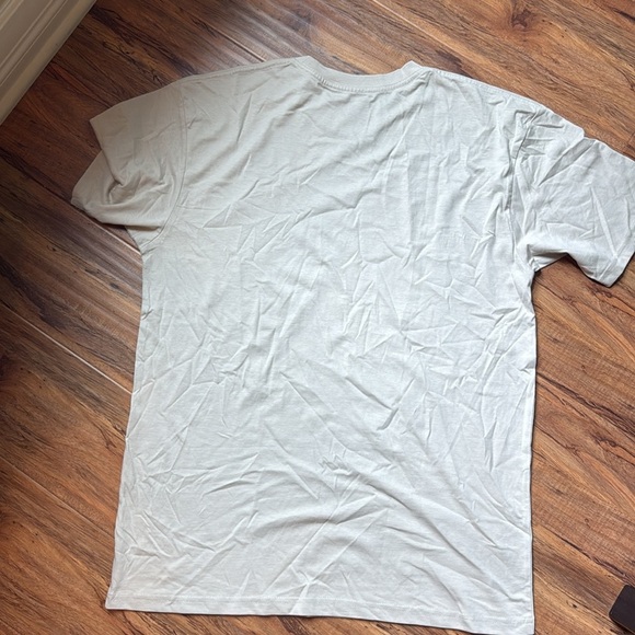 Jennifer Lopez tan Graphic Tee ORIGINAL-JLo Beauty Exclusive 2025 BRAND NEW - Picture 4 of 4